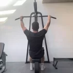 Grote rugspieren vergroten. Upper Back Pull Down.